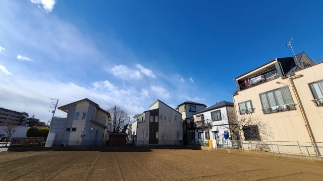 土地を売ってほしいと訪問してくる理由とは？しつこい場合の対処法も解説の画像