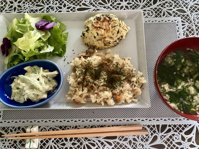 食事も健康管理には欠かせない