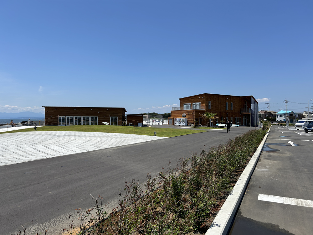 鵠沼スケートパークにサーフィンしに行ってきました！の画像