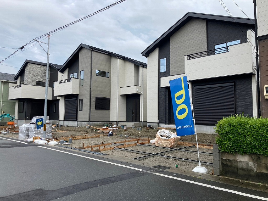 【弥生小徒歩9分】完成間近　弥富市荷之上町 全3棟の画像