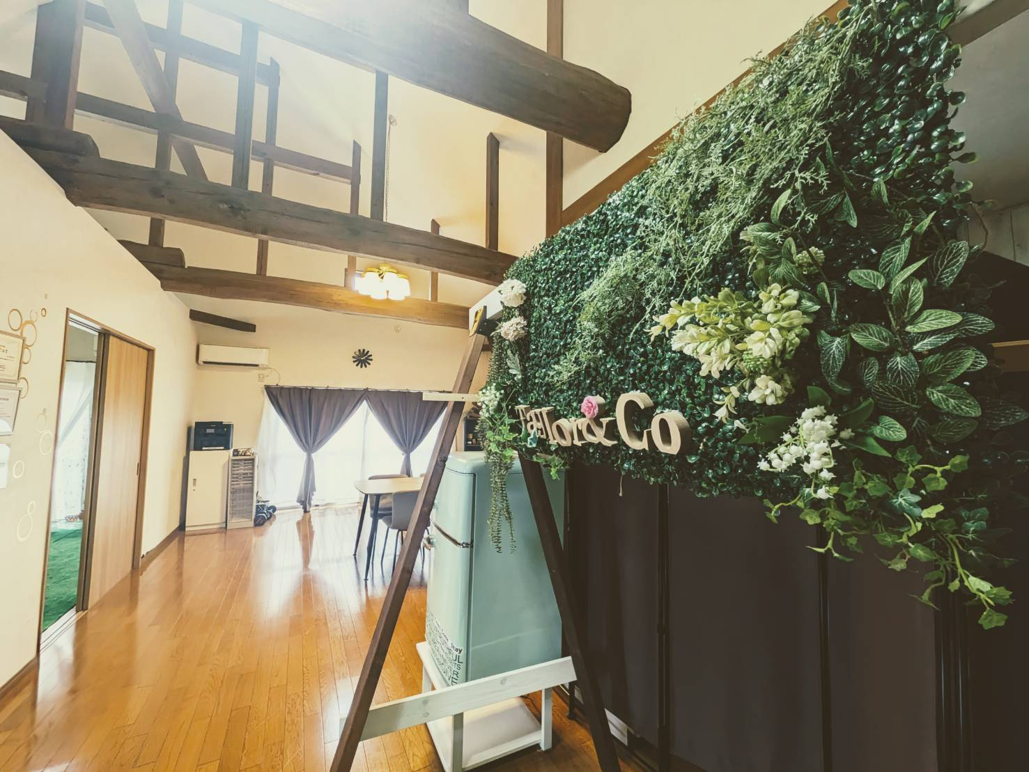 不動産&カンパニー　店舗内の写真