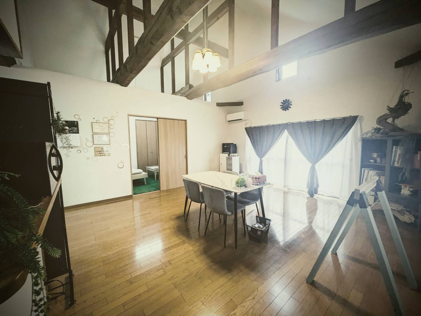 不動産&カンパニー店舗内の写真