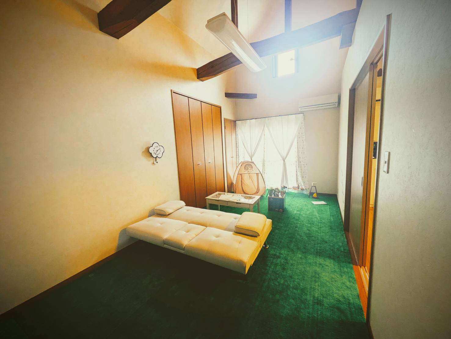 不動産&カンパニー店舗内打合せ部屋