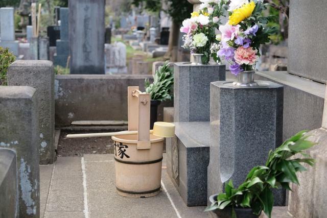 お墓近くの物件に住むメリットとは？