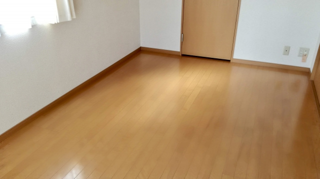 賃貸物件のフローリングにワックスをかける！方法や注意点を解説の画像