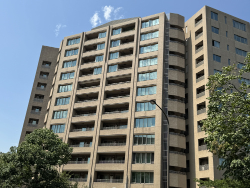 鳥のさえずりが聞こえる、緑あふれる住環境「プラウド新宿御苑エンパイア」の画像