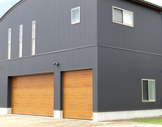 ガレージのリフォーム費用はどれくらい？計画を立てるポイントも解説