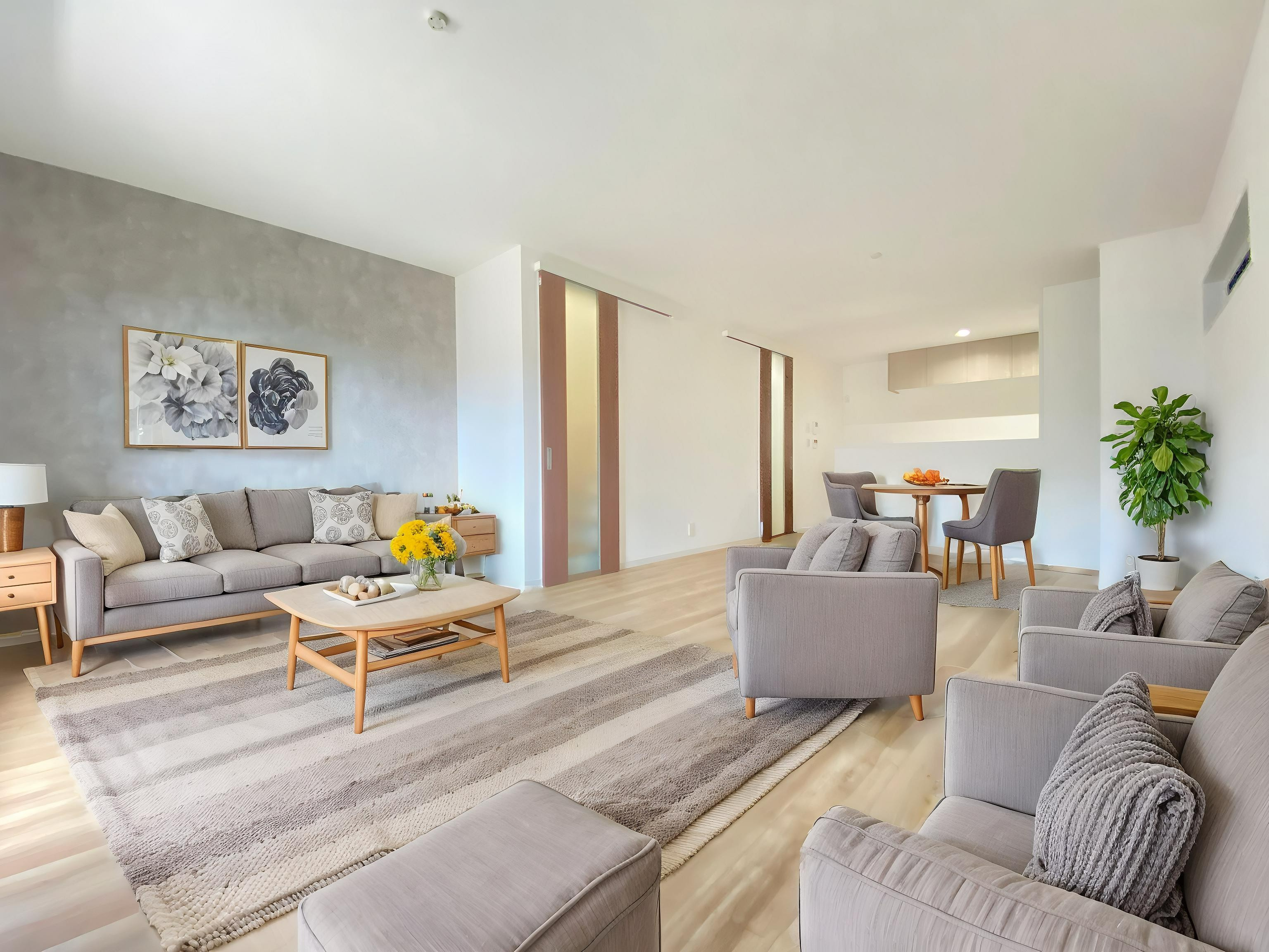 #35 グレー×木目のナチュラルなお家の画像