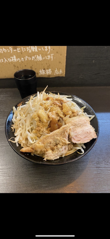 阿波座駅9番出口降りてすぐの次郎系ラーメンの画像