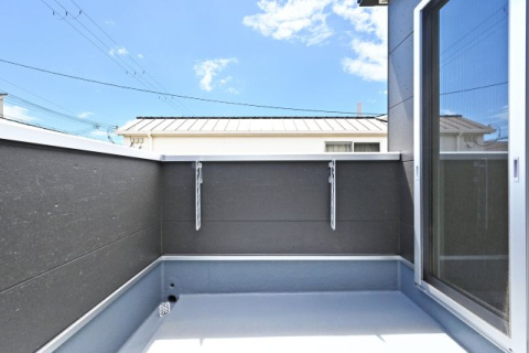 西宮市浜甲子園1丁目新築戸建｜「+α」の専用収納充実