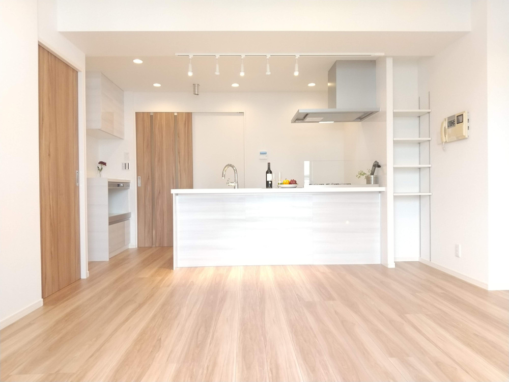 【築地】異国情緒な街並みに聳える風雅な邸宅「グランスイート明石町」の画像