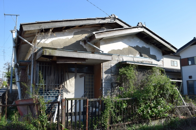 住んでいない家に傷みが生じるわけは？劣化を防ぐ方法・売却すべき理由もの画像