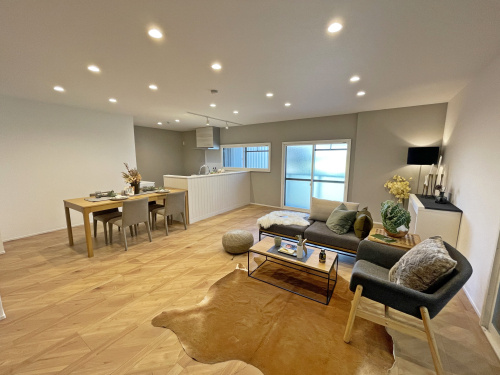 診療所から一変　明るく開放感のある理想の住まいへの画像