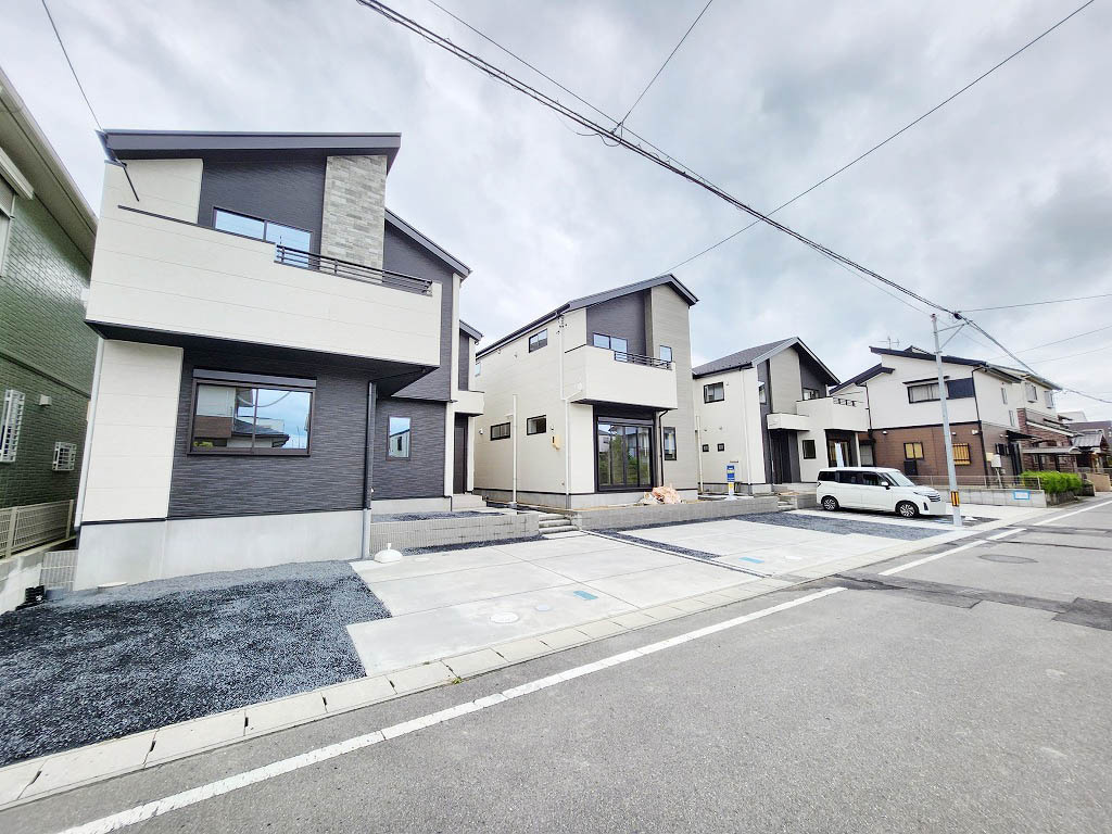 ＬＤＫ吹抜、スタディカウンター付き新築物件☆彡の画像