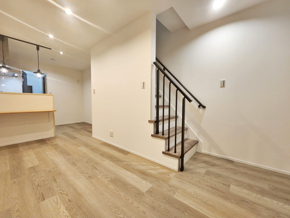 リビング階段で開放感のあるおうちの画像