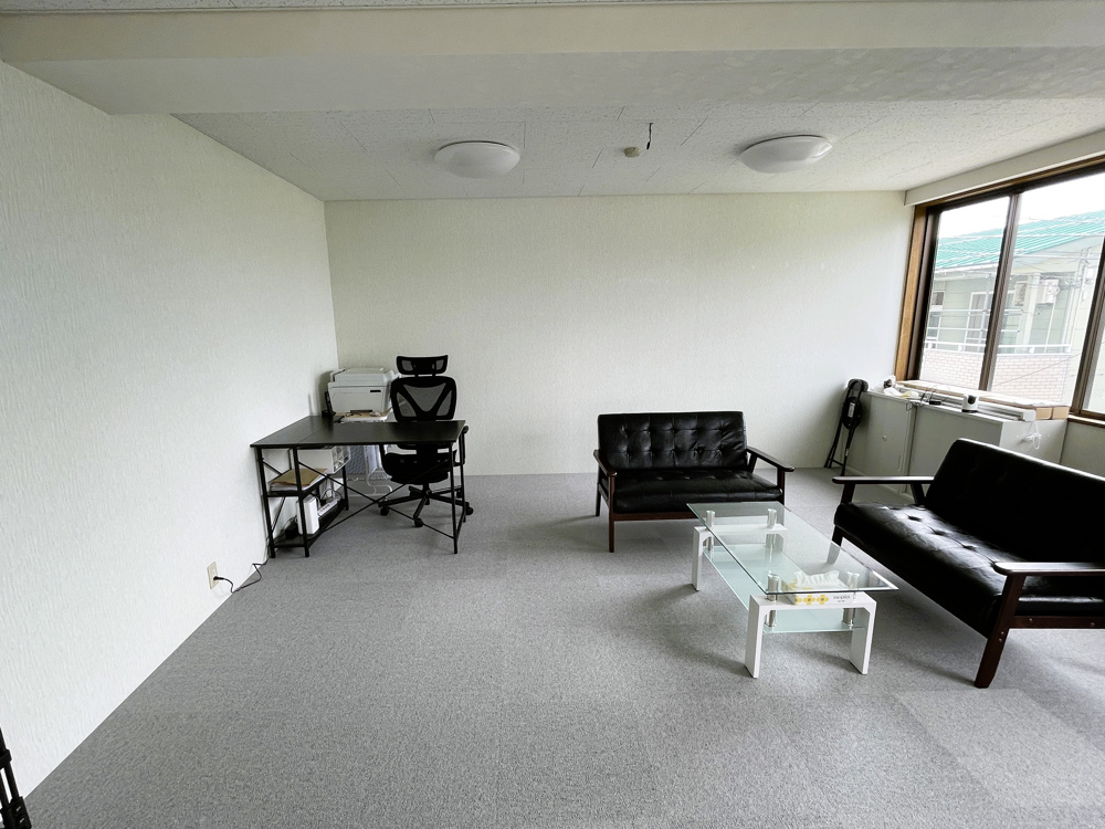 上越市リフォーム工事 【事務所OAフロア工事】の画像