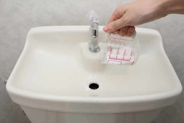 賃貸物件のトイレタンクの汚れを防ぐ方法