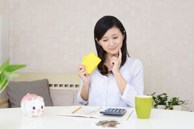 女性の一人暮らしで貯金するコツ