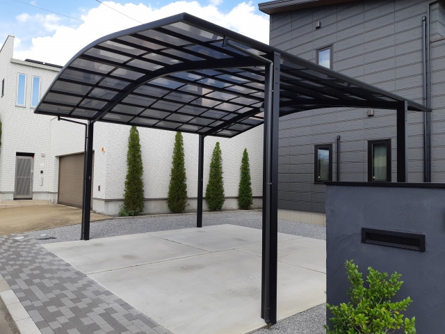 駐車場をコンクリートに変えるためのリフォーム費用は？メリットをご紹介