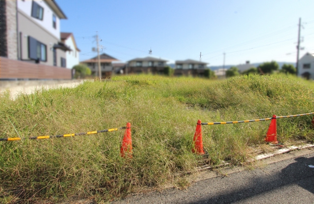 親名義の土地を相続する流れは？名義変更をしないリスクも解説の画像
