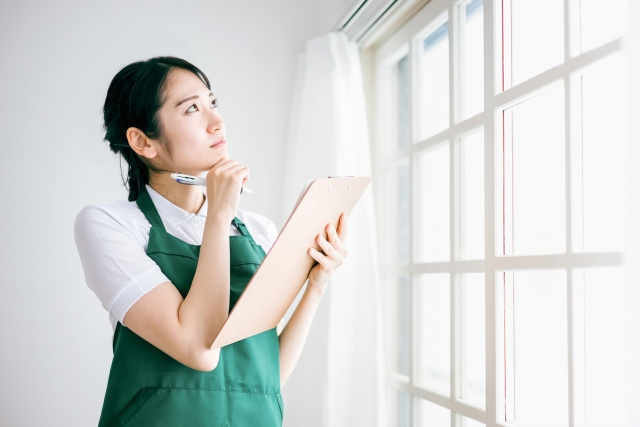 窓からの侵入を困難にする防犯アイテム