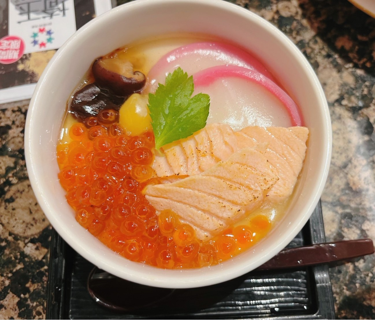 一葉落ちて天下の秋を知るの画像