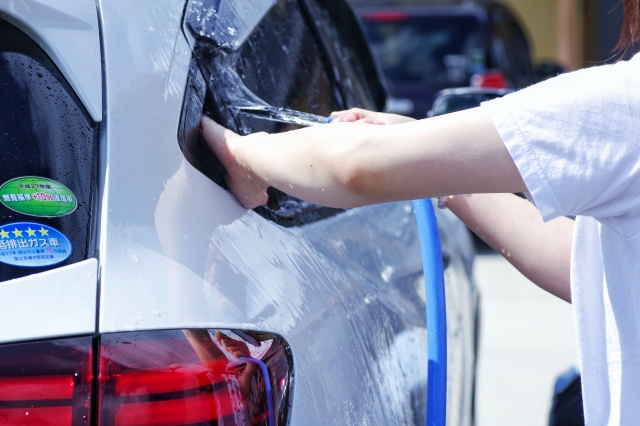 アパート駐車場で洗車しないほうが良い理由は？車をきれいに保つ方法も