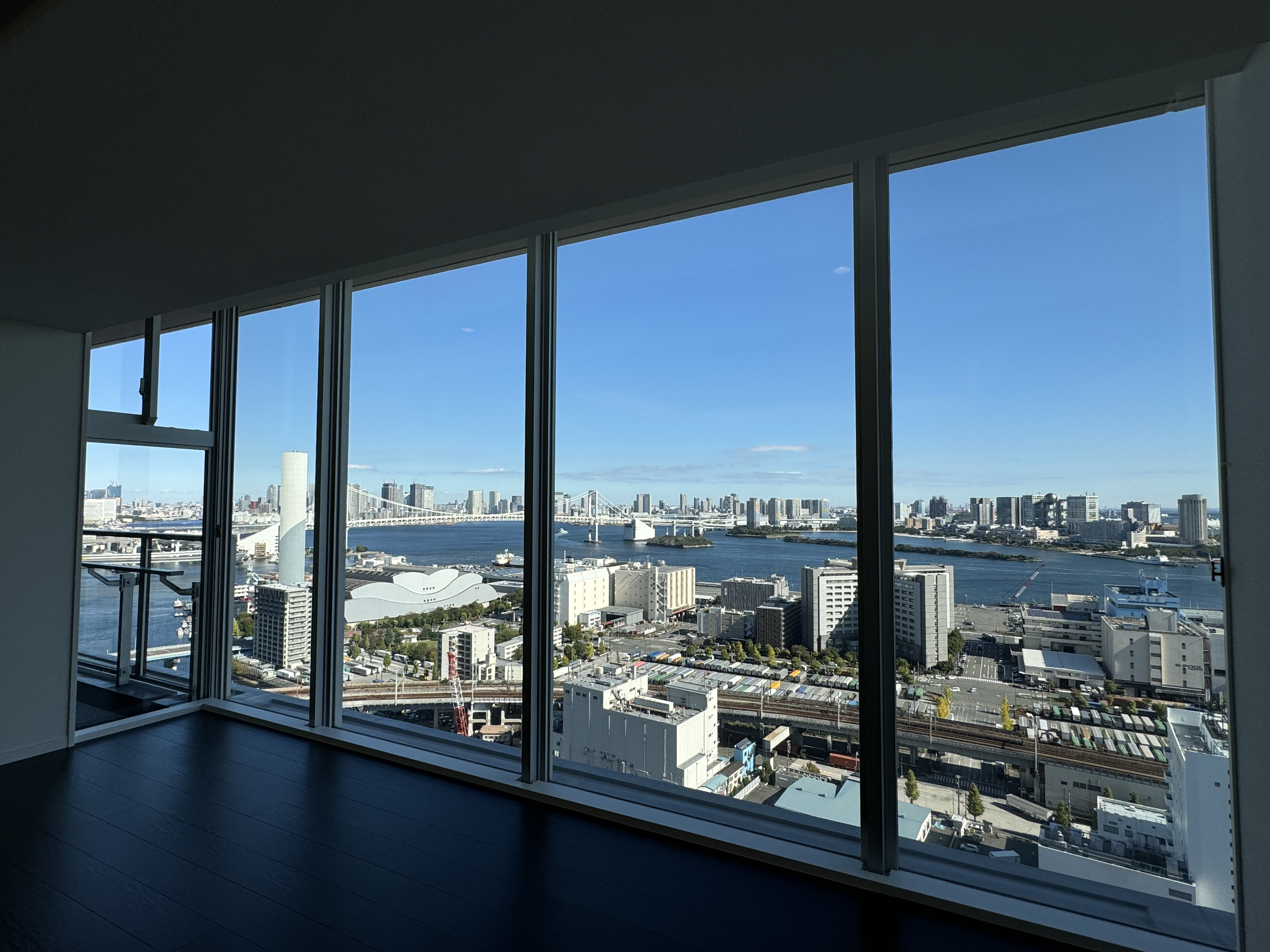 【天王洲アイル】レインボーブリッジ、東京湾を望む眺望「ワールドシティタワーズブリーズタワー」の画像