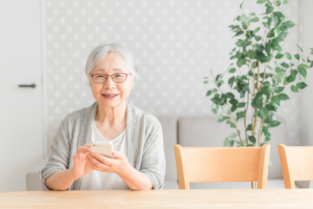 リースバックを高齢者が利用するメリットとは？契約の条件や注意点も解説！