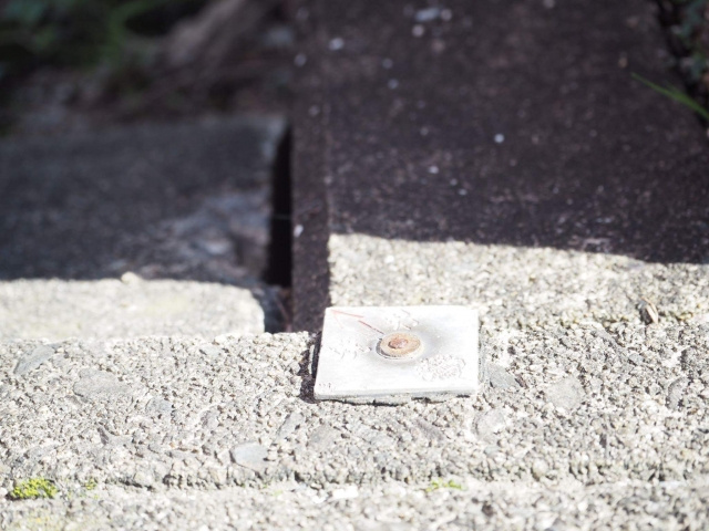 隣地と高低差がある土地を売却するメリットは？がけ条例についても解説の画像