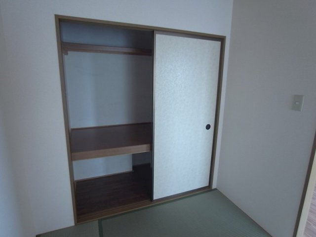 シャルマン岩屋