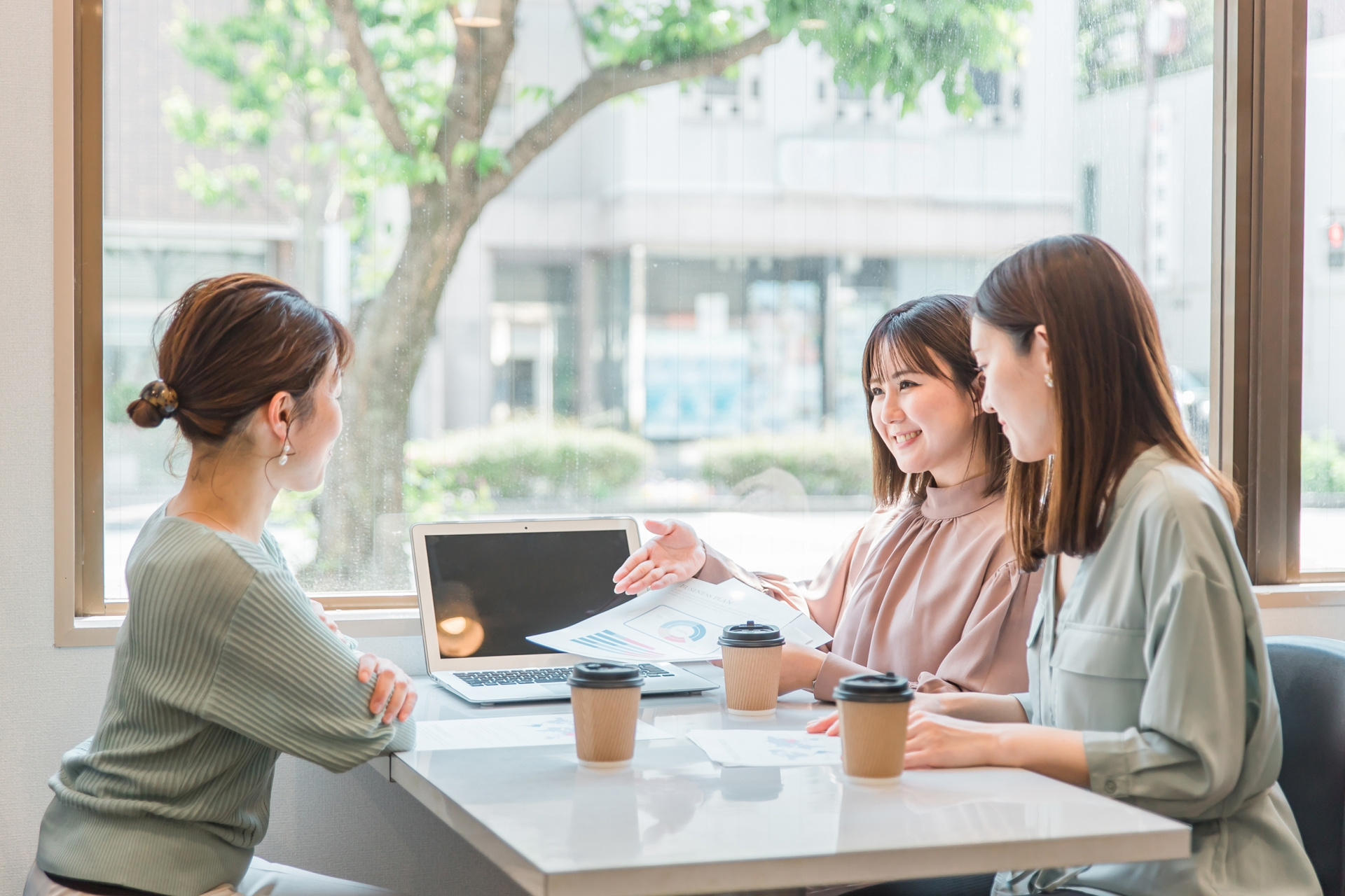 “囲い込み”がなくなる！？レインズ（REINS）の物件取引状況の登録義務化についての画像