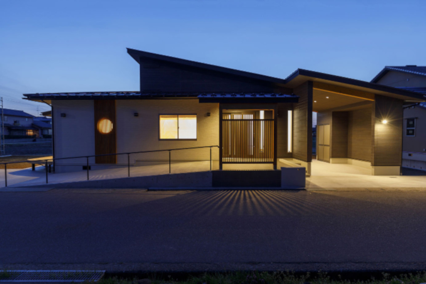 平屋の特徴とは？効率的生活と家族との絆を深めるヒントの画像