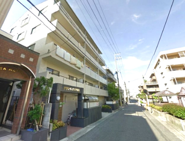 リビング全体が見渡せるカウンターキッチンの２LDK『グランディア六甲楠丘』の画像