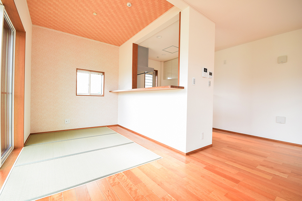 畳敷きのダイニングスペース