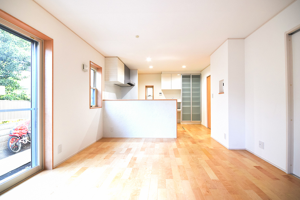 機能的で可愛いL型対面キッチンのある家