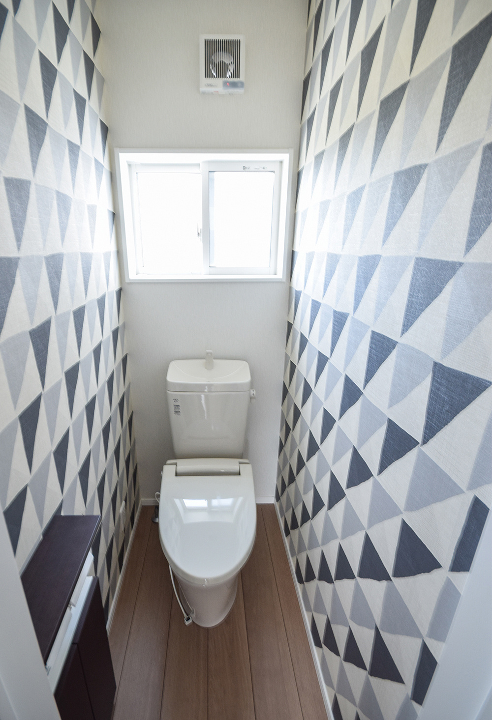 トイレもクロスでお洒落空間に