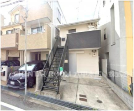 １フロア１部屋なので、横に気を使わなくて良い築浅物件『マノヴァーレ篠原』の画像