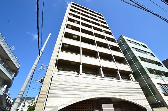 六甲道と六甲駅の間にあり、２WAYアクセス１K『ダイドーメゾン神戸六甲』の画像
