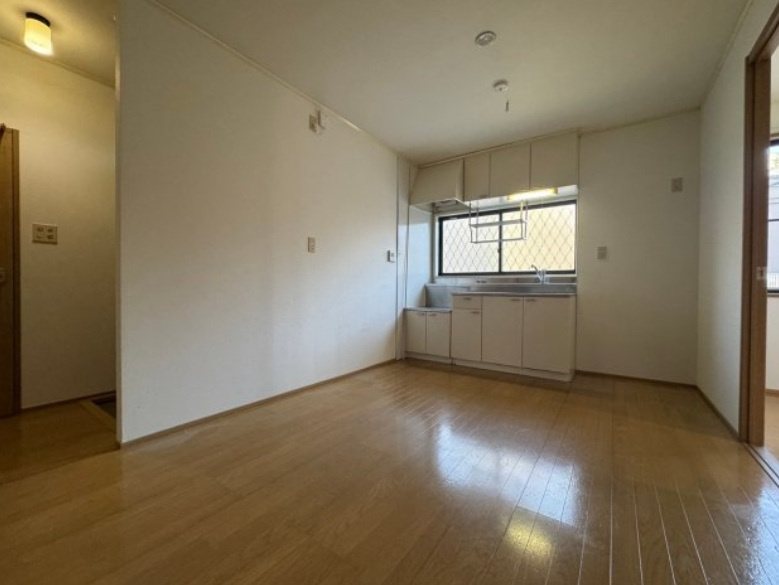 静かな住宅街でリビング12帖の２LDK『レトア大石』の画像