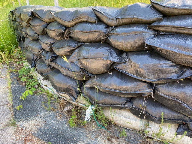 土砂災害警戒区域とは？特別警戒区域に指定された土地に対する規制も解説