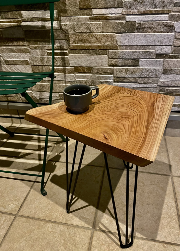 DIY　テーブルづくりの画像