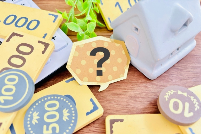 相続放棄した実家の解体費用は誰が負担するのか