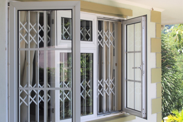 防犯性能に要注意！空き巣が窓ガラスを割る手口