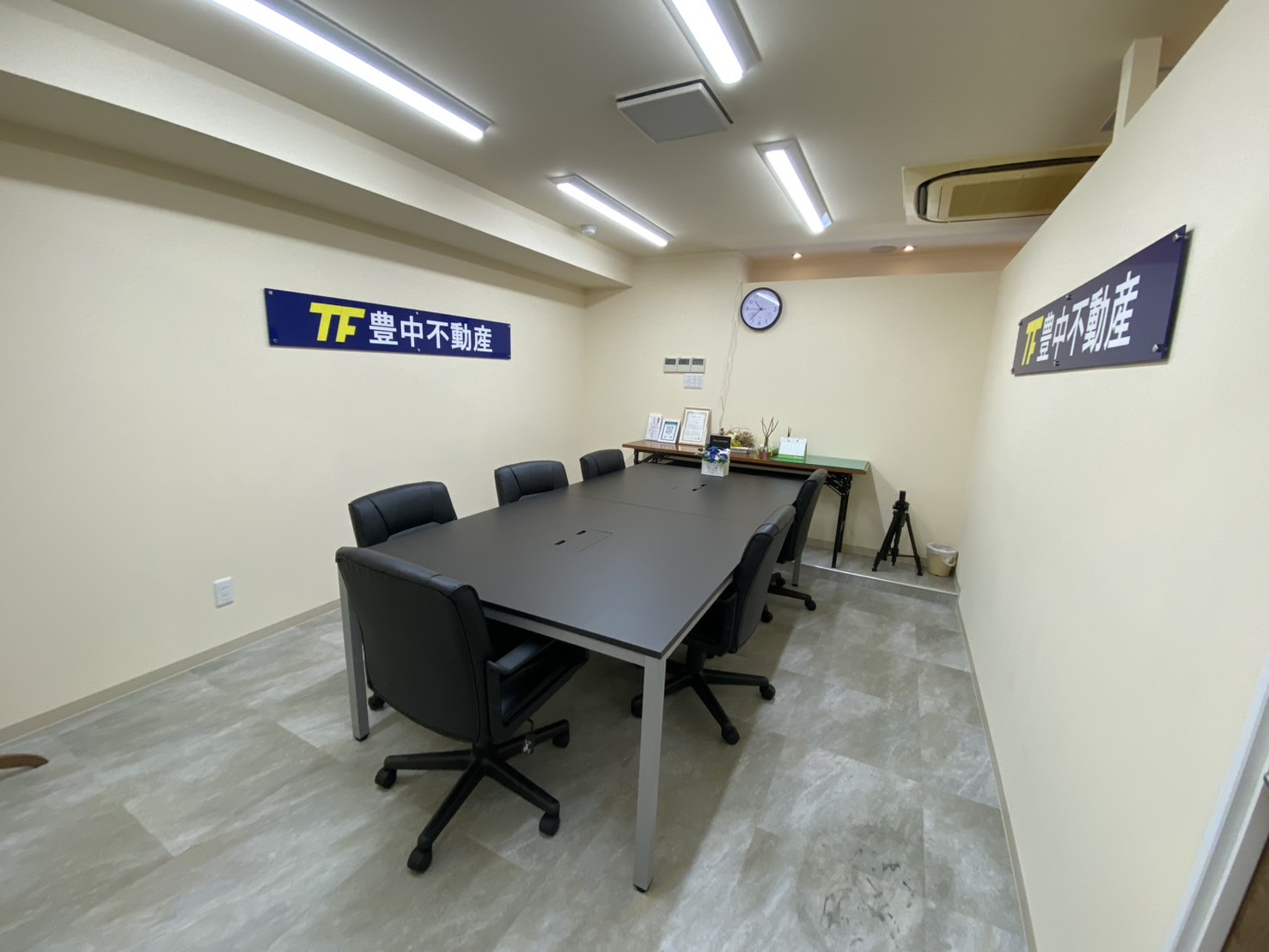 事務所開けて掃除してたらご来店！の画像