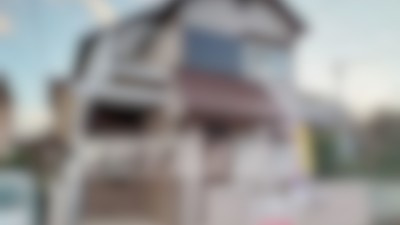 お隣の家と壁がくっついている連棟建物の画像