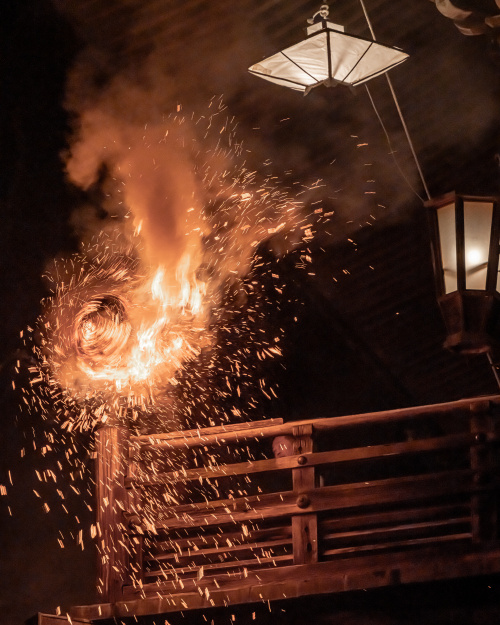 春を呼ぶ火の祭典 ― 東大寺二月堂「修二会」の松明とお水取りの画像