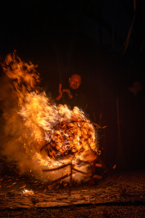 祈りの聖地で感じる静寂と歴史 ― 新薬師寺「おたいまつ」の画像