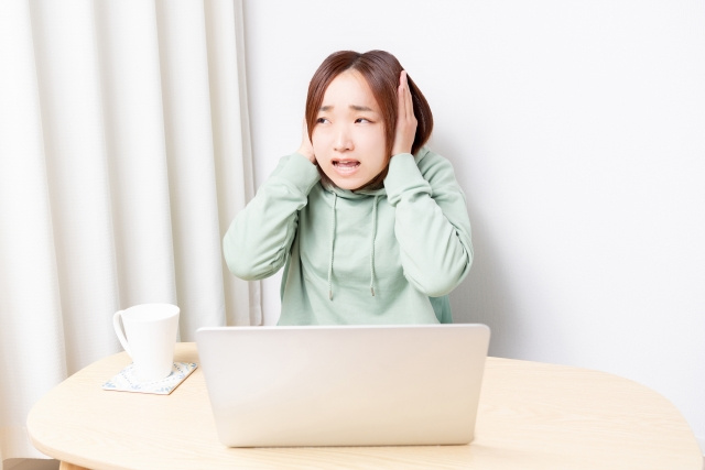 隣人トラブルなどが原因の解約でも、短期解約違約金は支払わないといけないの？