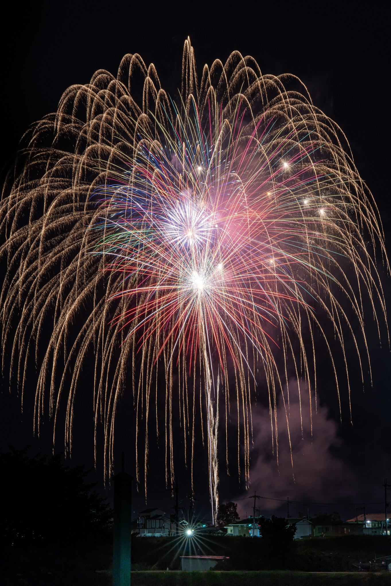 真夏の夜空に願いを込めて――奈良・桜井「おんぱら祭奉納花火大会」の魅力の画像